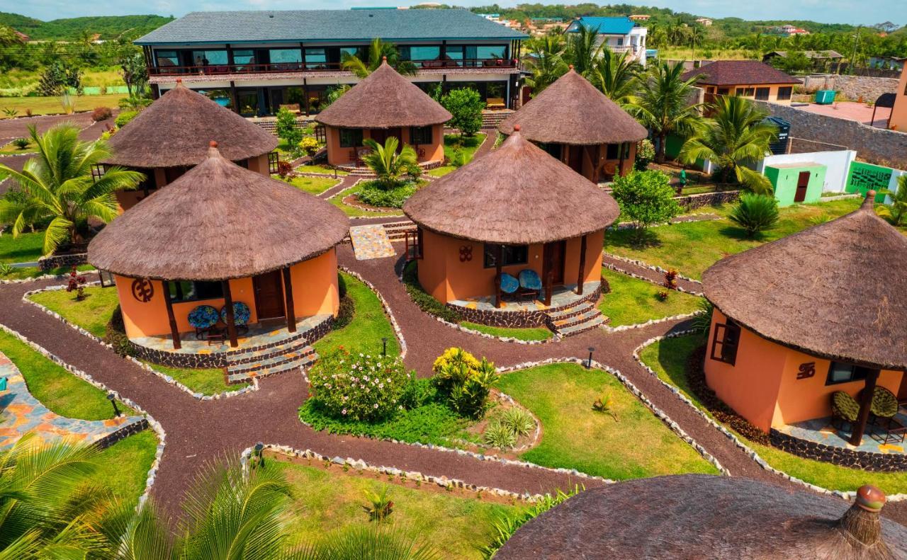 Lemon Beach Resort Elmina Eksteriør billede