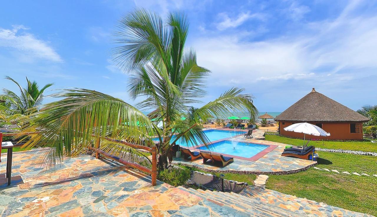 Lemon Beach Resort Elmina Eksteriør billede